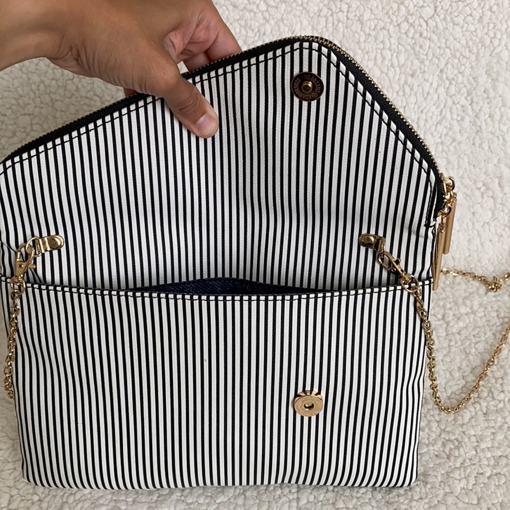 *NWOT* Urban Expressions Pinstripe Crossbody Bag - Picture 8 of 16